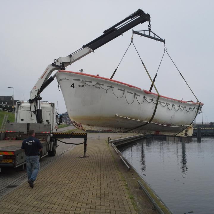lifeboatcompany_reddingssloep_transport_mulder_rijke.jpg